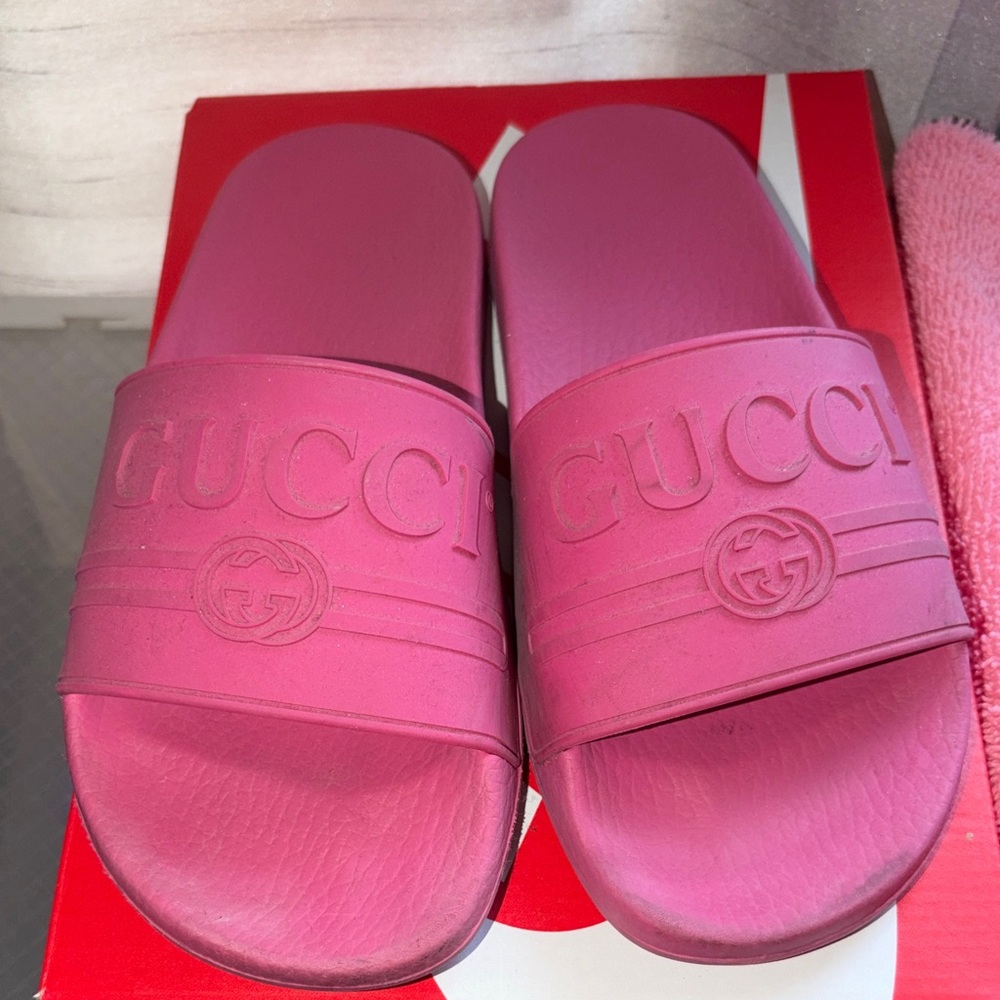 Gucci Fuchsia Slide Sandals